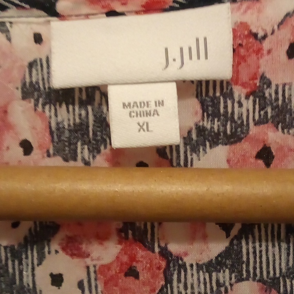NWOT - J Jill Floral Semi Sheer Pull Over Smocked Blouse - Size XL - Picture 4 of 9